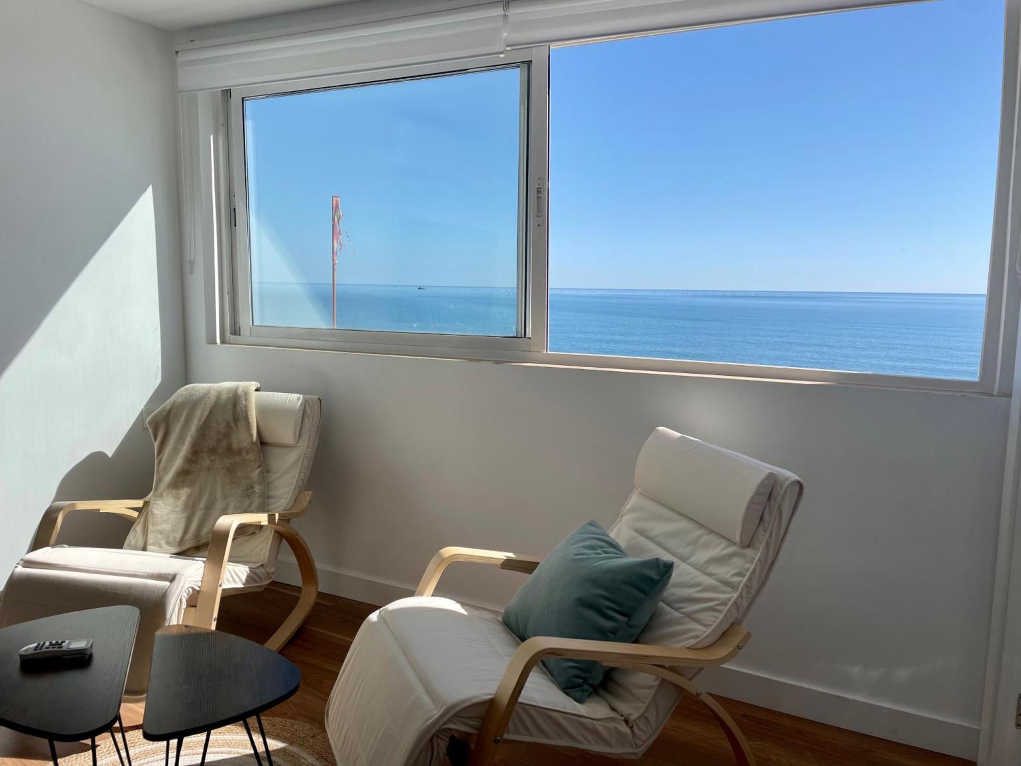 Apartamento Calma Carihuela Beach - 10 Metros De La Playa Торремолінос Екстер'єр фото