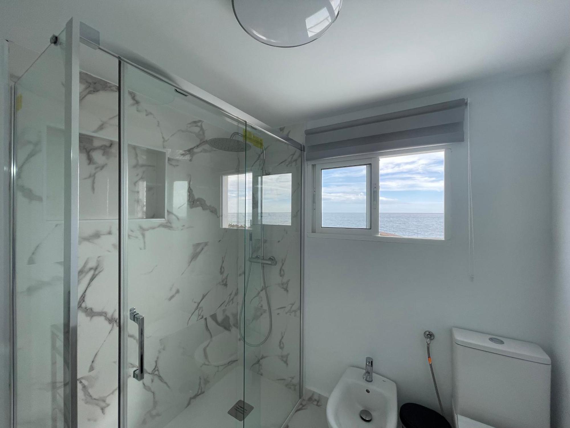 Apartamento Calma Carihuela Beach - 10 Metros De La Playa Торремолінос Екстер'єр фото