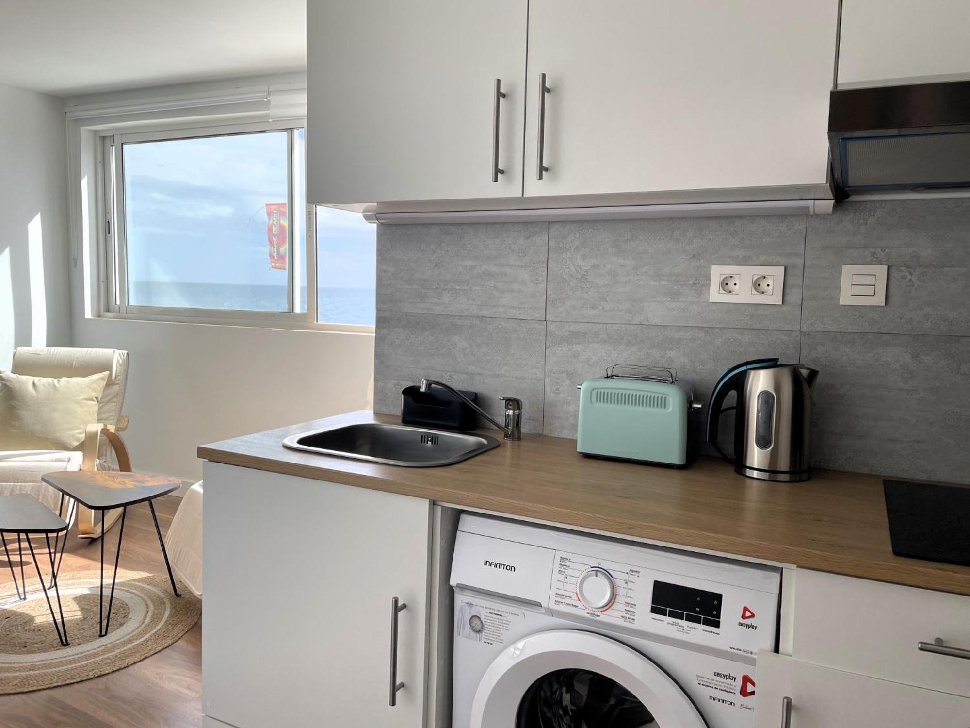 Apartamento Calma Carihuela Beach - 10 Metros De La Playa Торремолінос Екстер'єр фото